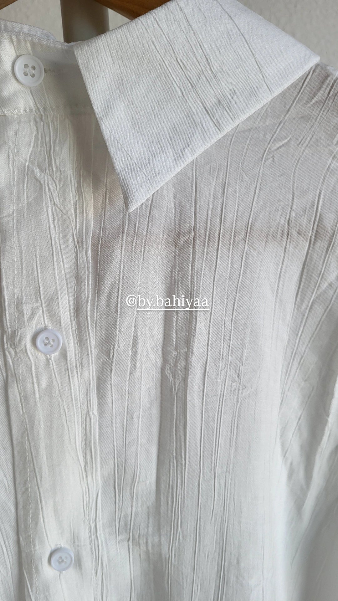 Chemise longue blanche effet gaufré – By Bahiyaa