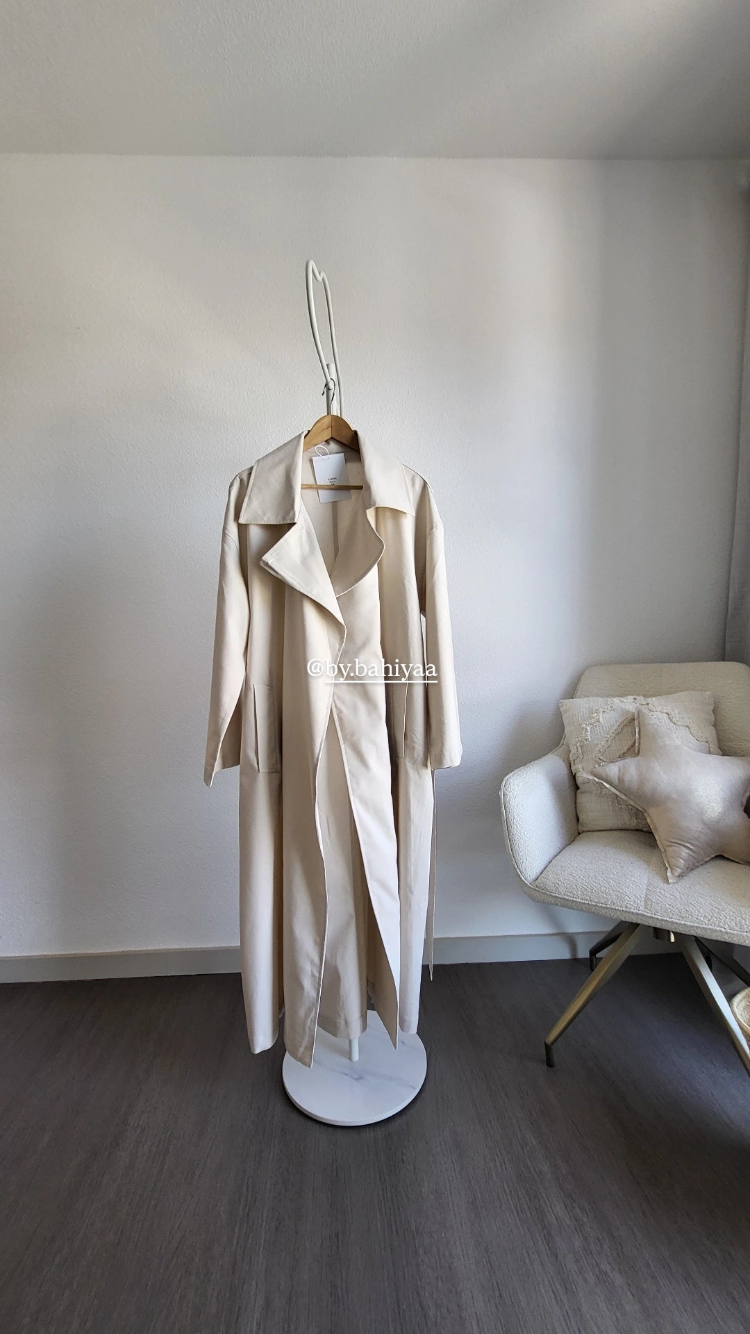 Trench couleur sable oversize – By Bahiyaa