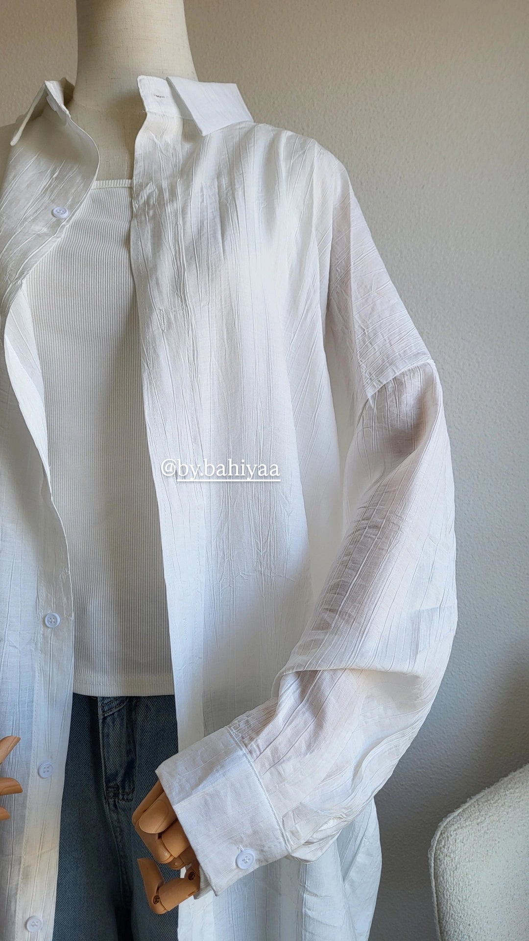Chemise longue blanche effet gaufré – By Bahiyaa