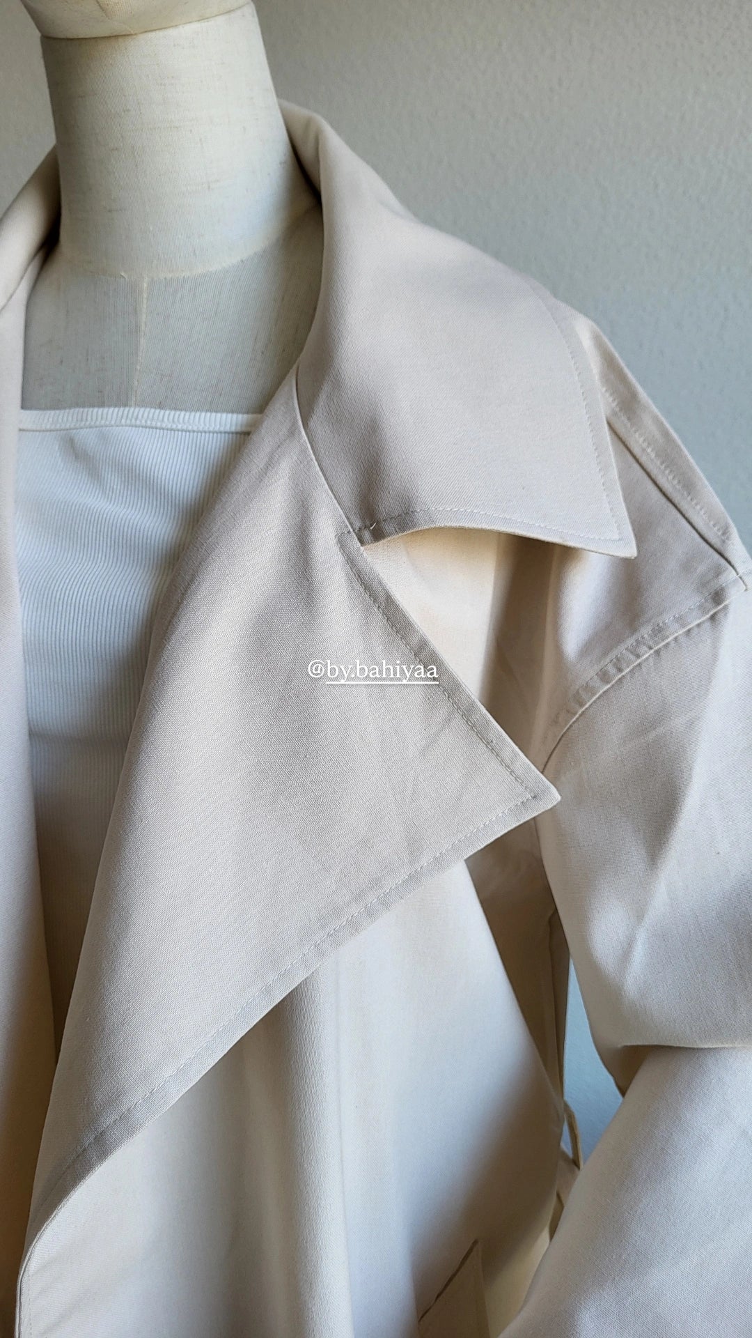 Trench couleur sable oversize – By Bahiyaa