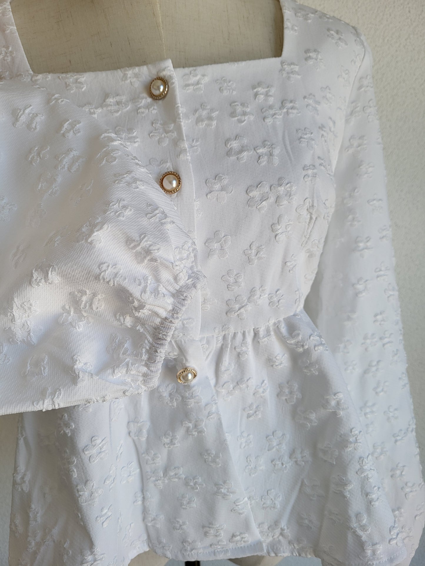Blouse Blanche plump relief fleur