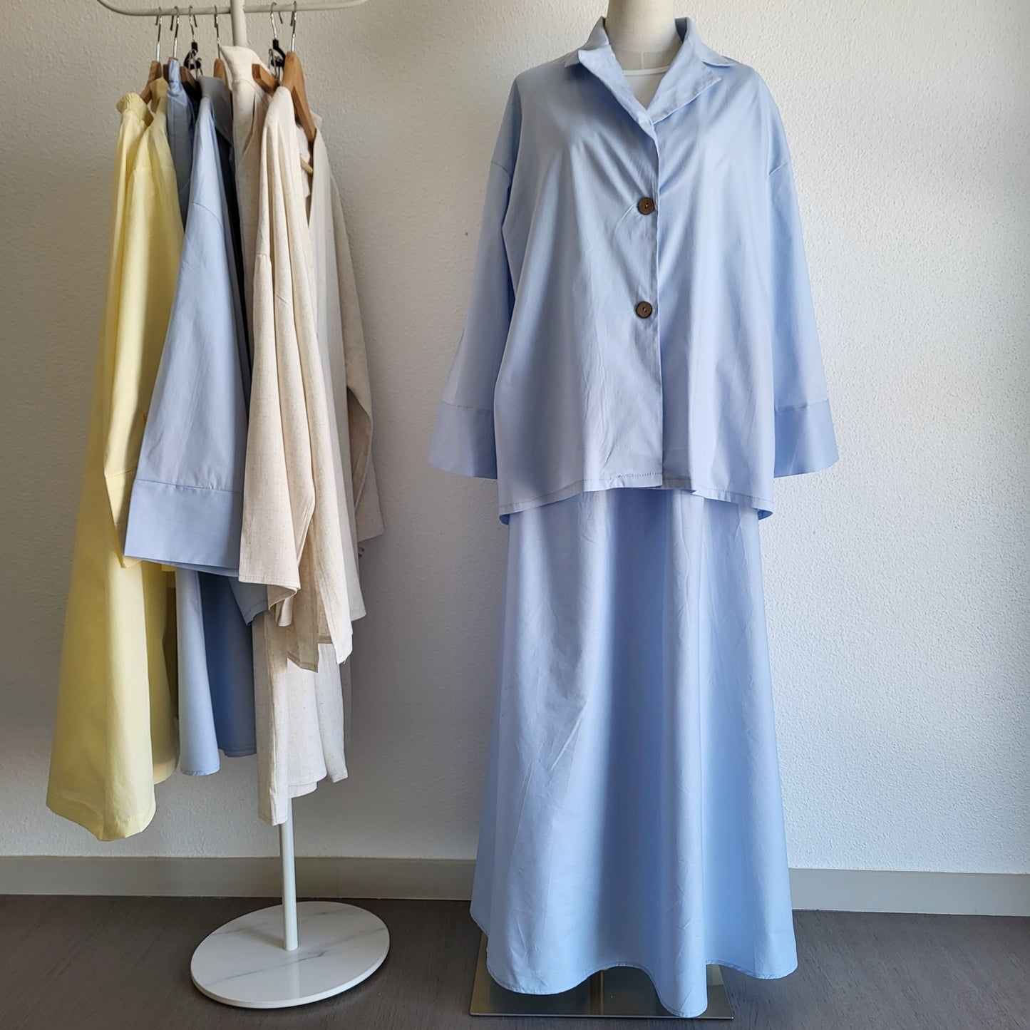 Jupe bleu et sa chemise