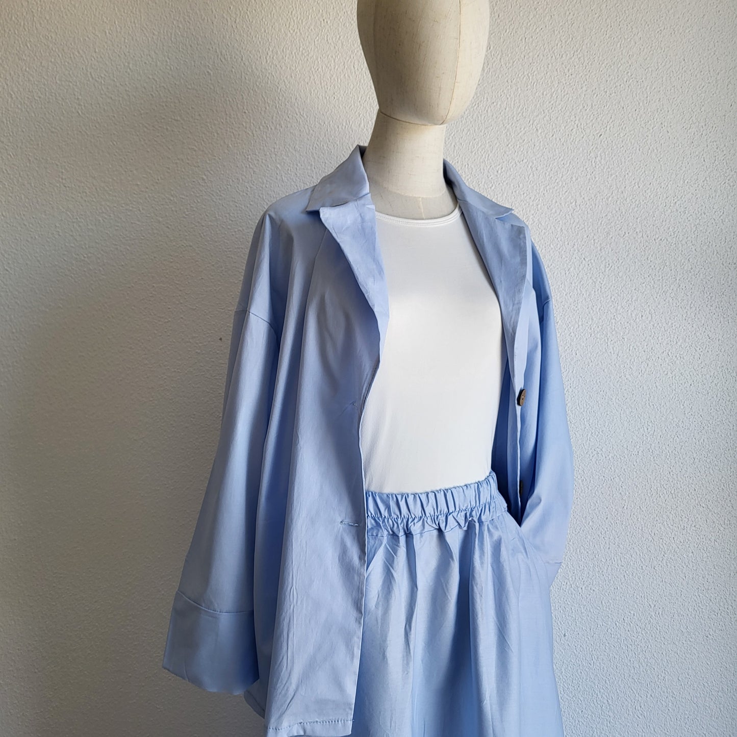 Jupe bleu et sa chemise